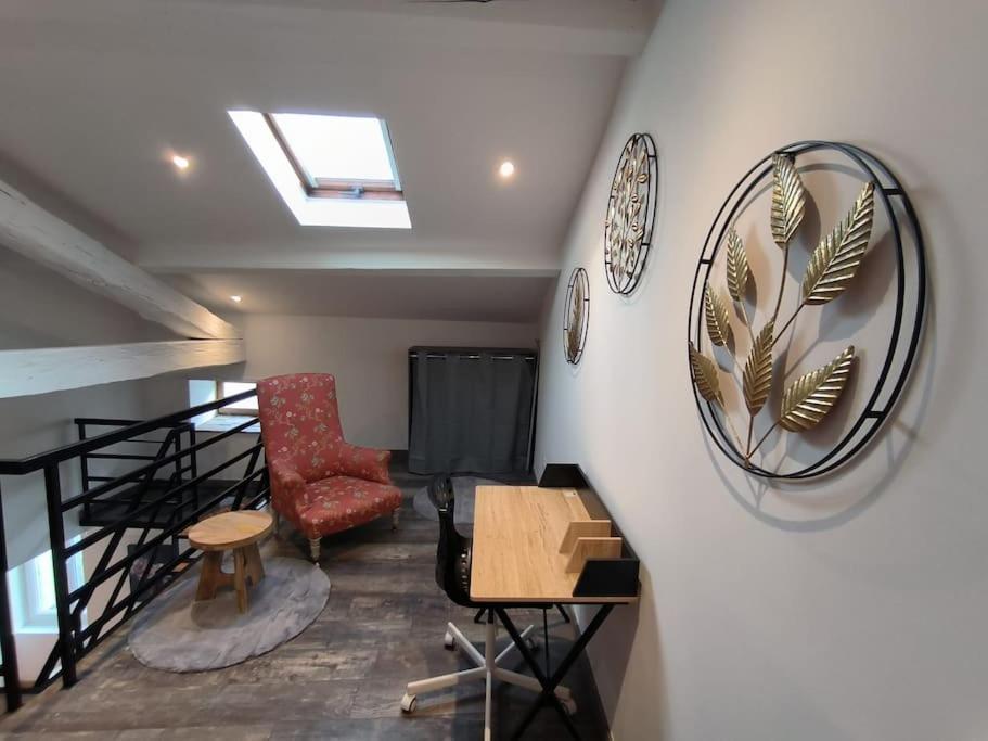 Apartamento T2 -55M2- Elegant Et Chaleureux Montbrison Exterior foto